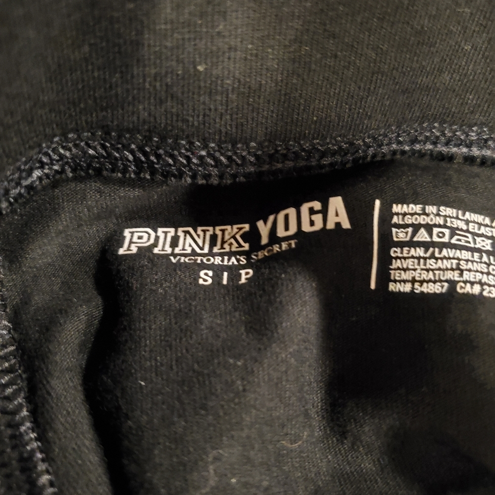 Brand new Victoria's Secret PINK yoga shorts Small - Picture 8 of 13